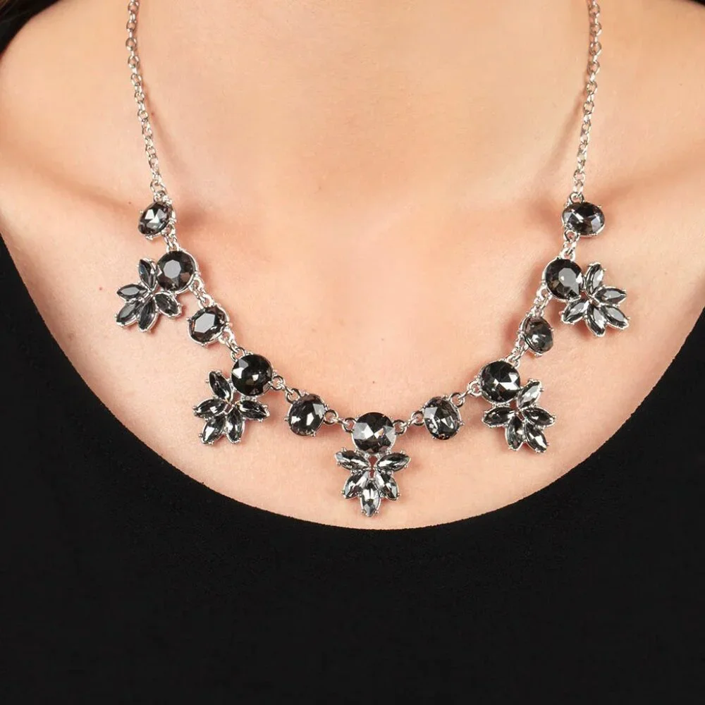 Paparazzi Jewelry Accessories - Prismatic Proposal - Silver Necklace - Vintage - Picture 4 of 6